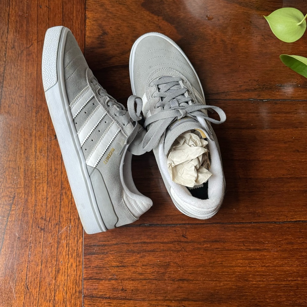 Adidas Men Sneakers Gray and White Never Worn like new